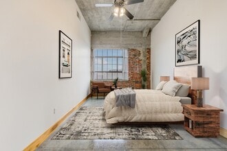 Building Photo - Fashion Square I