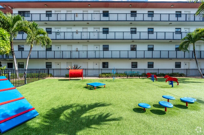 Dog Park side view - Aciano Hialeah