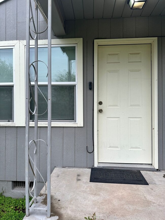 Building Photo - Great Home Located in the Lawton Heights Area! Pets Negotiable with Owner Approval!