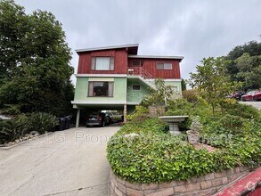 Building Photo - 811 Reeves Pl