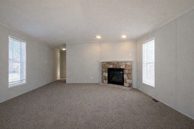 Foto del edificio - 52150 Lexington Ln