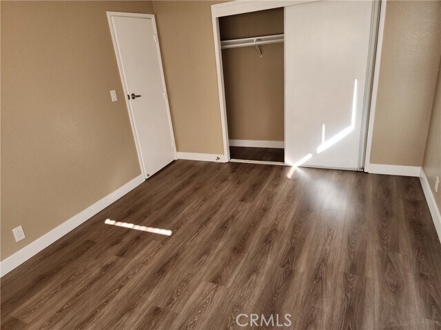 Foto del edificio - 1962 S Park Ave