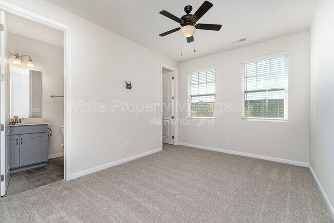 Building Photo - 114 Marron Dr