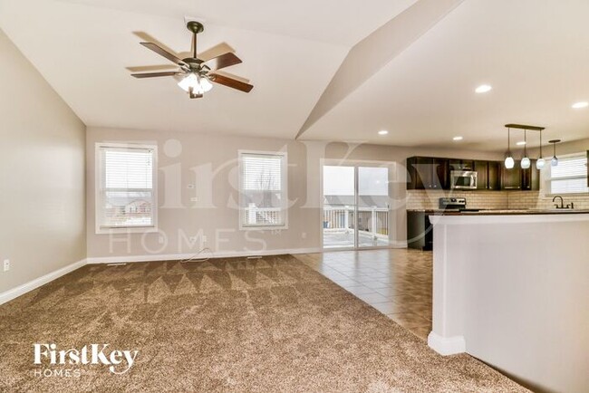 Foto del edificio - 215 Rolling Rock Creek Dr