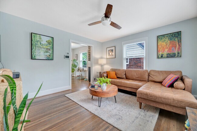 Foto del edificio - 402A E Howell Ave