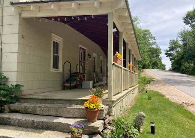 Front Porch - 84 H Rd