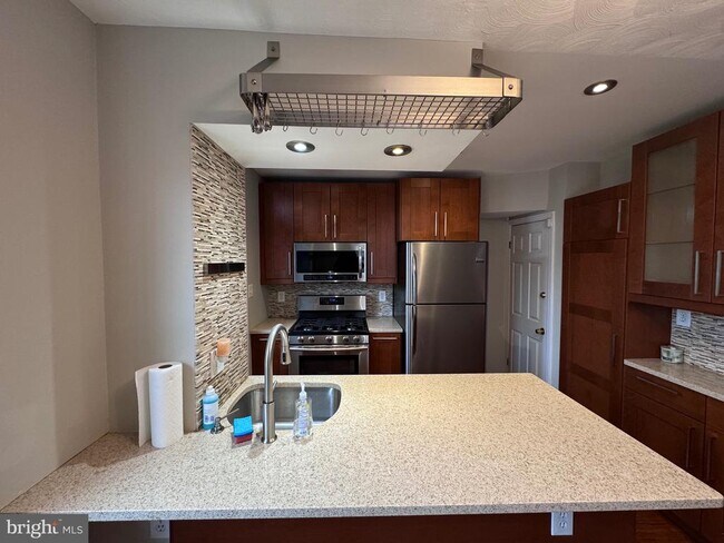 Foto del edificio - 1600 Princess St