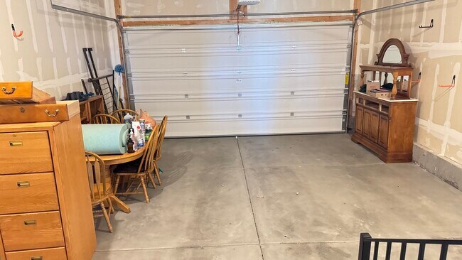 Foto del edificio - 404 Grassland Dr