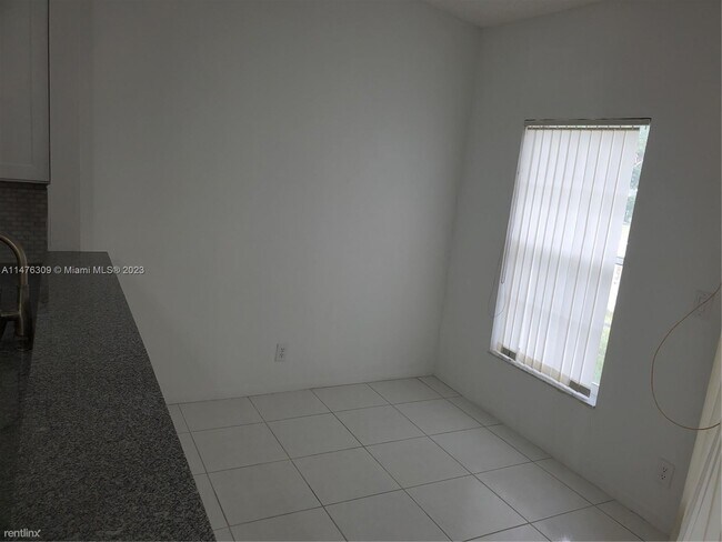 Building Photo - 3 br, 2 bath House - 10845 Palm Spring Dr