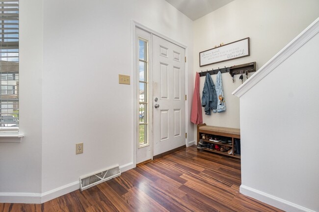 Foto del edificio - 2 Story Townhouse