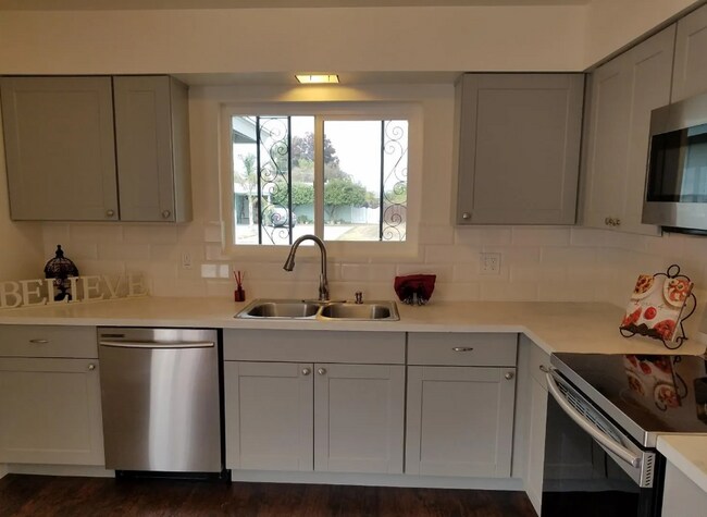 Foto del edificio - 917 E Myrtle St