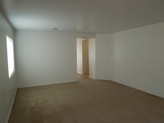 Foto del edificio - 22245 W Yavapai Street