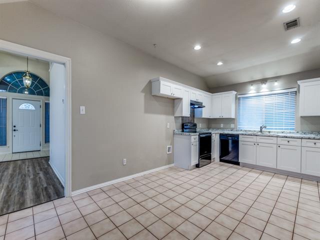 Foto del edificio - 7892 Tournament Rd