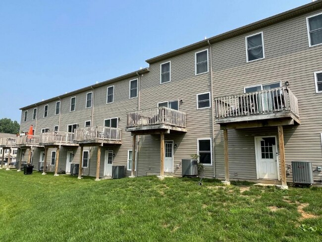 Building Photo - 908 Gregs Dr