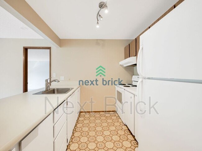 Building Photo - 1740 NE 86th St