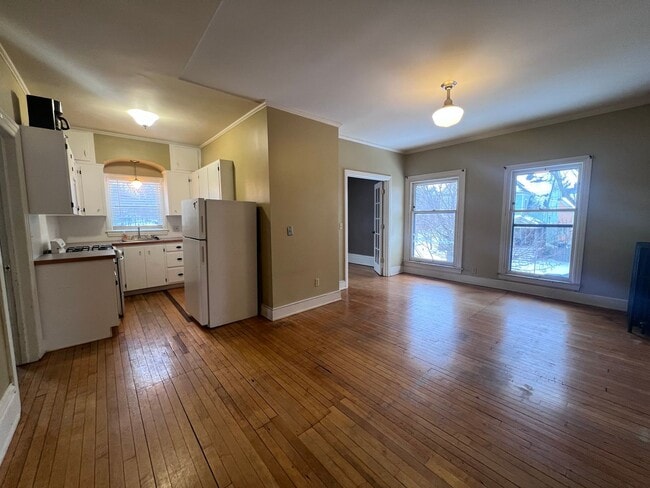 Foto del edificio - Adorable Two Bedroom Upper in Heritage Hill!