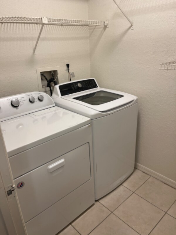 Foto del edificio - 2917 Antique Oaks Cir