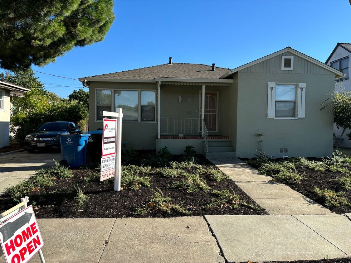 Primary Photo - Charming single-story rental opportunity! ...