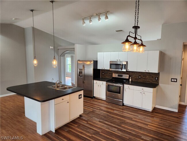 Foto del edificio - 1305 SW 18th Terrace