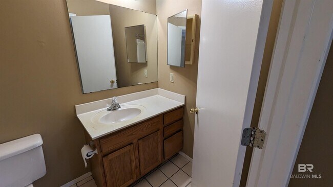 Foto del edificio - 1616 N Cedar St