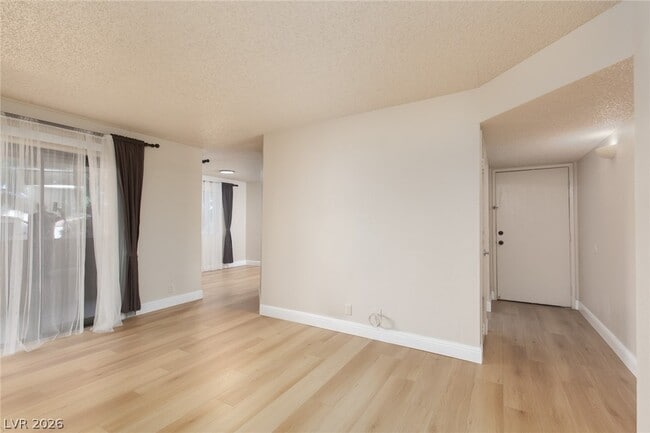 Foto del edificio - 3151 N Soaring Gulls Dr