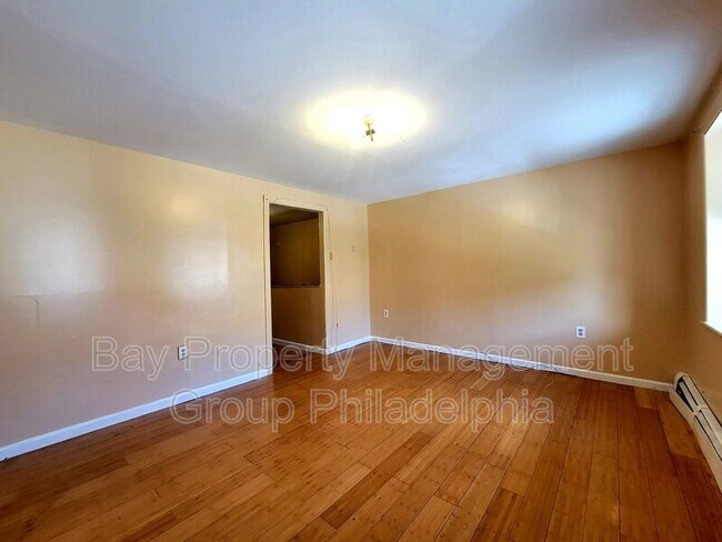 Building Photo - 412 Long Ln