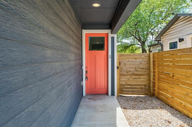 Building Photo - 6503 Felix Ave