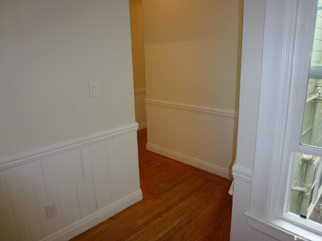 Building Photo - 210 4th Ave