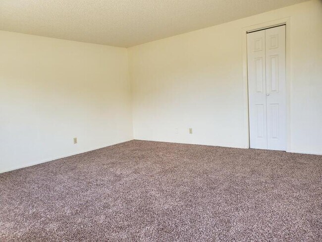 Building Photo - 914 Cortez Ct