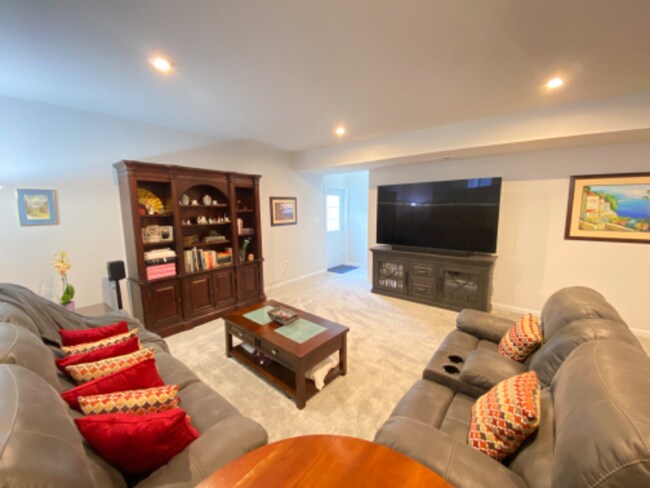 Building Photo - 107 Nevermore Dr