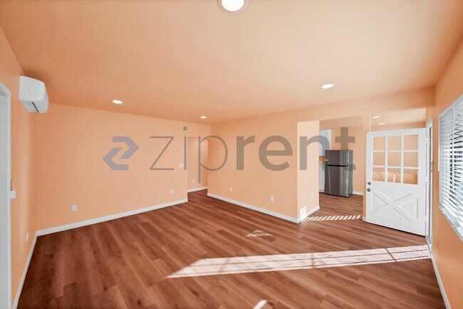 Building Photo - 3618 Ellis Ln