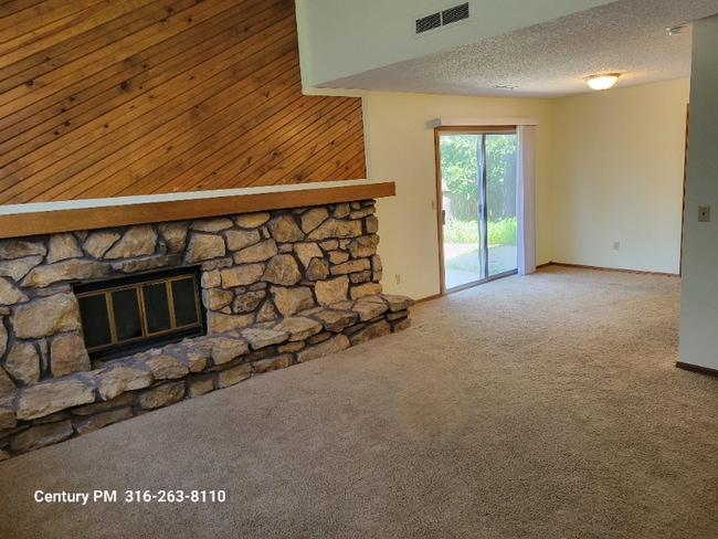 Building Photo - 2346 Walden Dr
