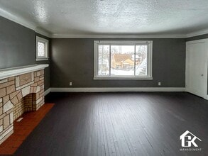 Building Photo - 6885 Mettetal St