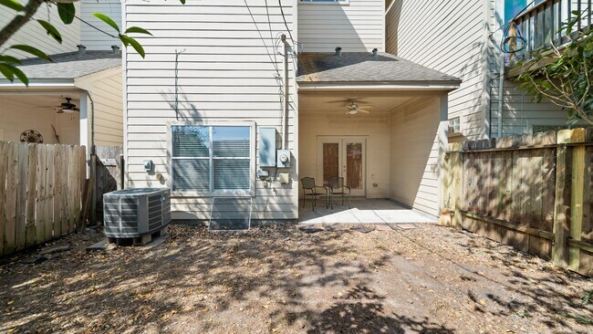 Building Photo - 5637 Oasis Palm Ln