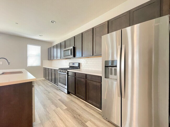 Foto del edificio - This spectacular 3-bedroom with amazing ci...