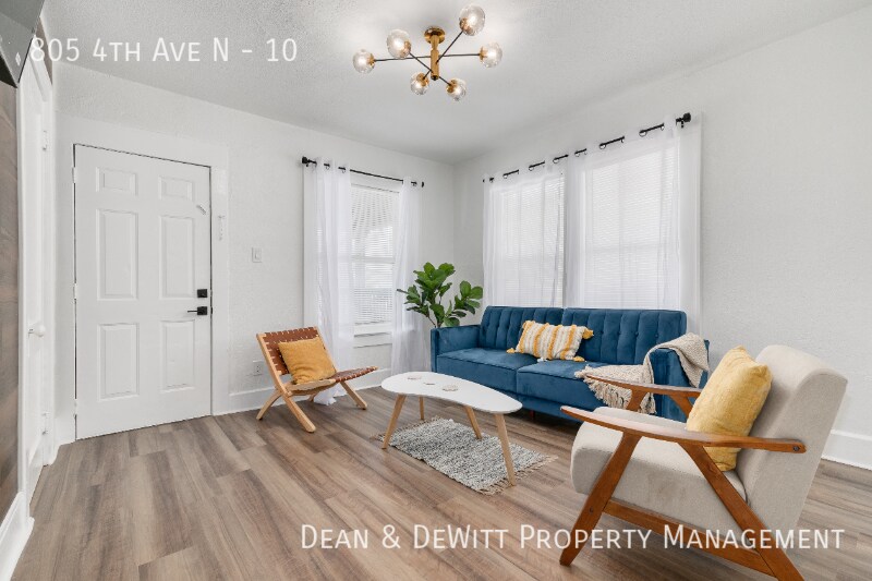 Foto principal - 805 4th Ave N