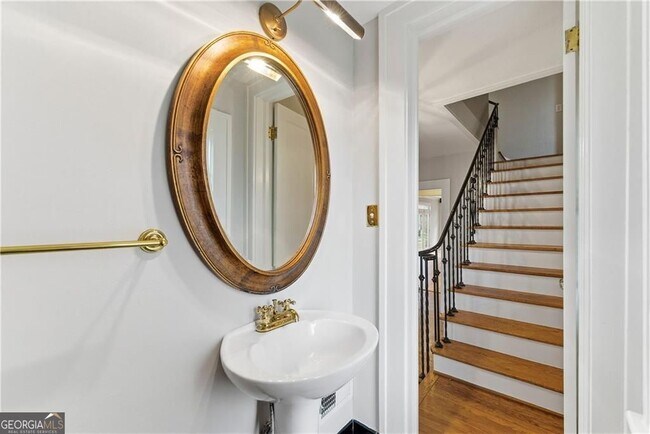 Building Photo - 685 E Morningside Dr NE