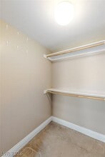 Building Photo - 322 Karen Ave