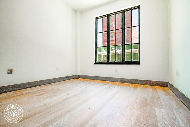Foto del edificio - 82 Jefferson St