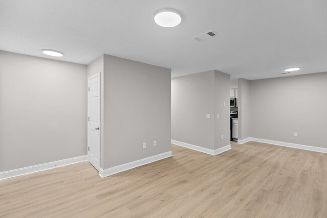 Building Photo - Willow Trace Apartments