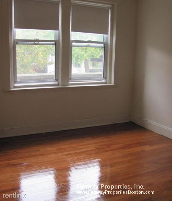 Building Photo - 160 N Beacon St