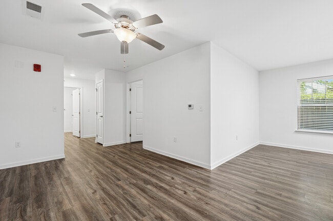 Living/Dining Room - Inskip Flats