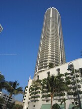 Building Photo - 1750 N Bayshore Dr