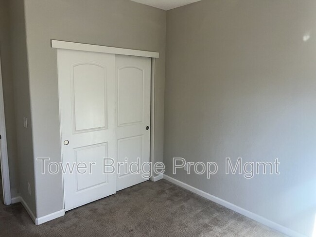 Building Photo - 1837 Terracina Dr