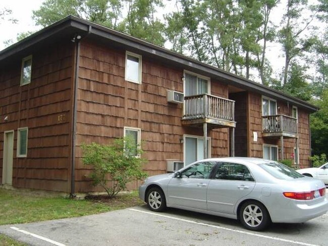 Foto del edificio - 167 Flintridge Dr