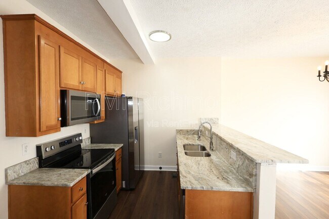 Foto del edificio - 2716 Goyne Loop