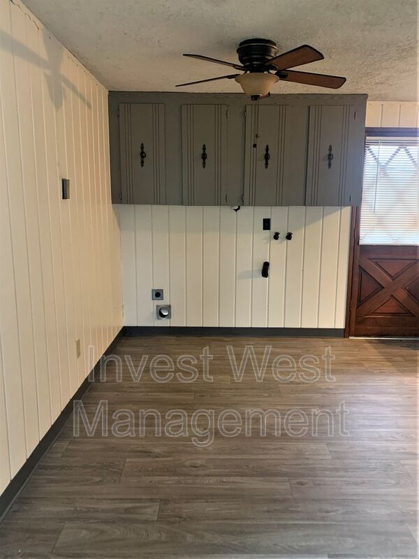 Foto del edificio - 562 NE Anderson St