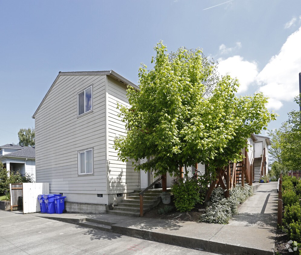 Primary Photo - Missouri Apartments