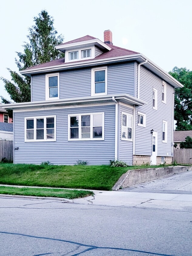 Primary Photo - 2711 20th St
