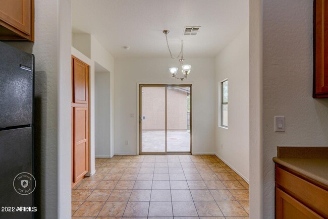 Building Photo - 10422 W Via Del Sol